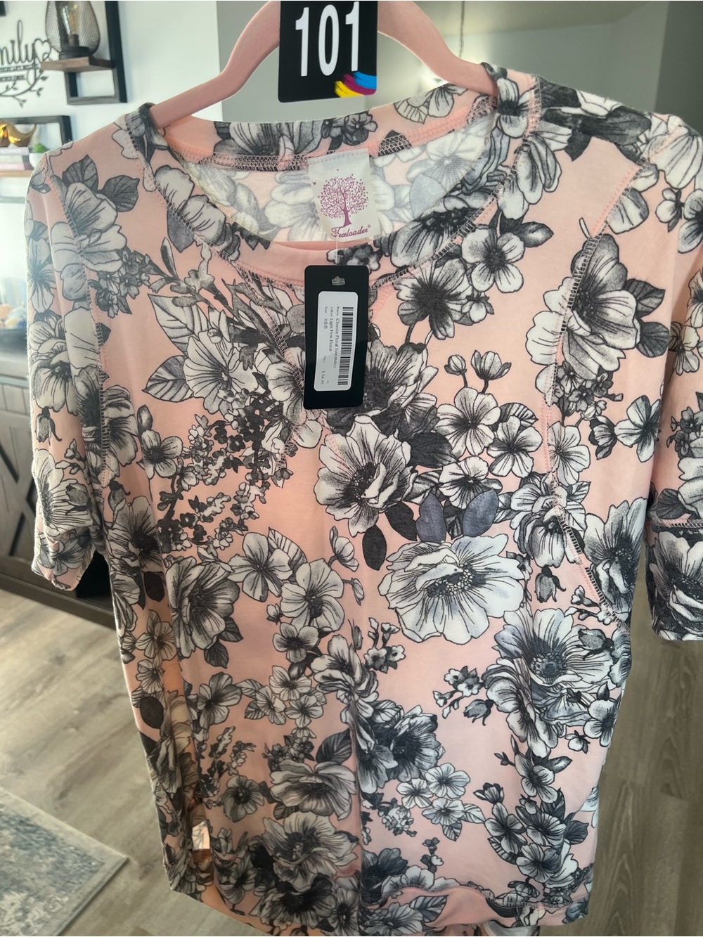 Christie Sweatshirt by Silver Icing (NWT) 🍒2 for $30🍒*Light Pink Floral S.E.